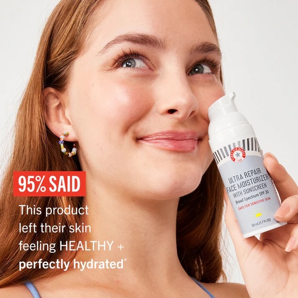 First Aid Beauty Ultra Repair Face Moisturizer with Sunscreen Broad Spectrum SPF - Picture 2 of 5